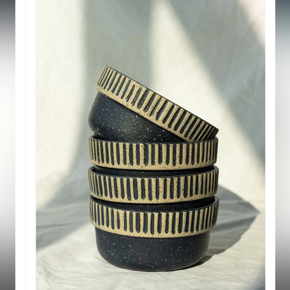 BRAND NEW Dinnerware - Stoneware Bowls - Set of 4 - Picture 4 of 4